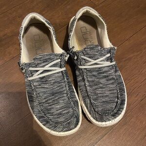 Hey Dude Women’s Black and White